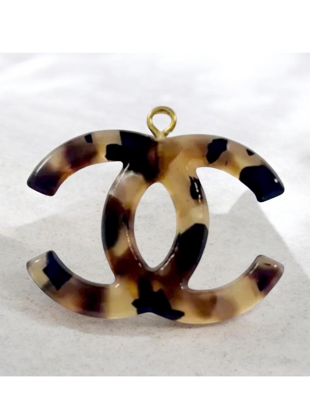 CHANEL AUTHENTIC TORTOISE SHELL DESIGN ZIPPER PULL
